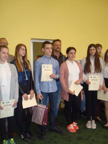 Laureaci konkursu fotograficznego “Chełm w Komie”.