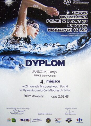 Zdjęcie przedstawia dyplom za udział w Zimowych Mistrzostwach Polski w Pływaniu Juniorów Młodszych 14 lat. Dyplom zawiera zdjęcie płynącego chłopca. 