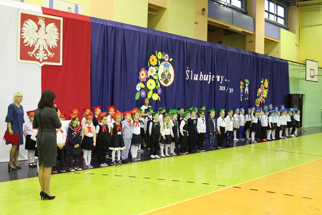 Uroczyste pasowanie na ucznia klasy I.