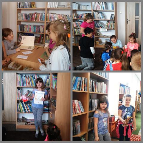 Kolaż przedstawiający cztery zdjęcia uczniów z klas młodszych w bibliotece szkolnej. Uczniowie siedzą na dywanie lub przy ławce i czytają książki. Jedno zdjęcie ukazuje dziewczynkę prezentującą dyplom.