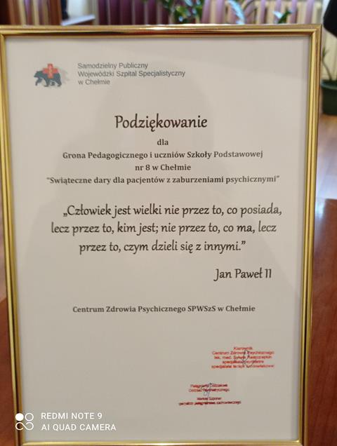 Zdjęcie dyplomu przekazanego dla grona pedagogicznego i uczniów szkoły za udział w zbiórce darów dla pacjentów szpitala.